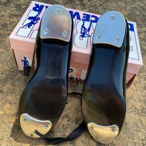 Girls Barbette Tap Shoes sz 2